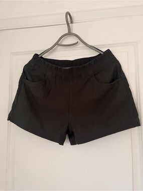 Ladies Dark Grey prAna Shorts - Size 10 and Like New!